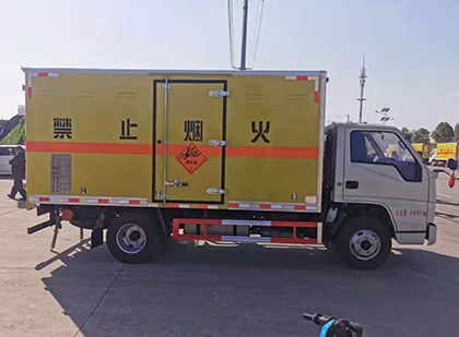 汉阴爆破器材运输车工人安全操作规范与智能技术保障